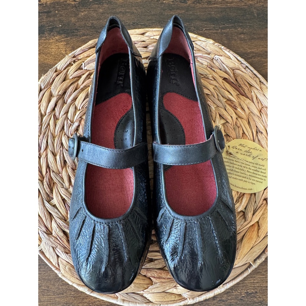 Born Black Patent Leather Mary Jane Flats Pleated Buckle Shoes Size 10